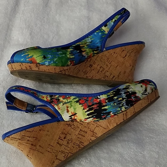 Sandals - Picture 3 of 4